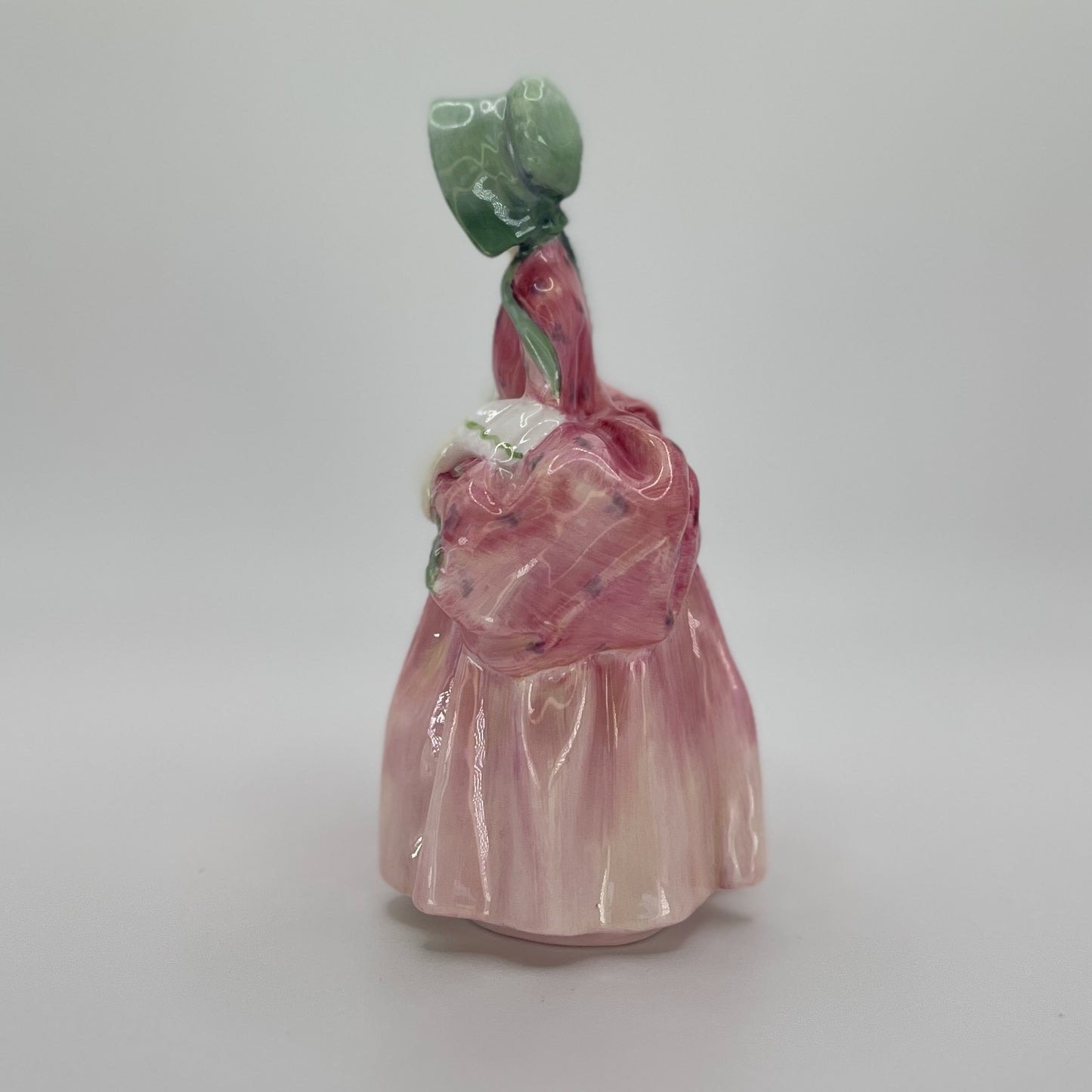 Royal Doulton "Bo Peep" HN 1811 – Hand-Painted Porcelain Figurine