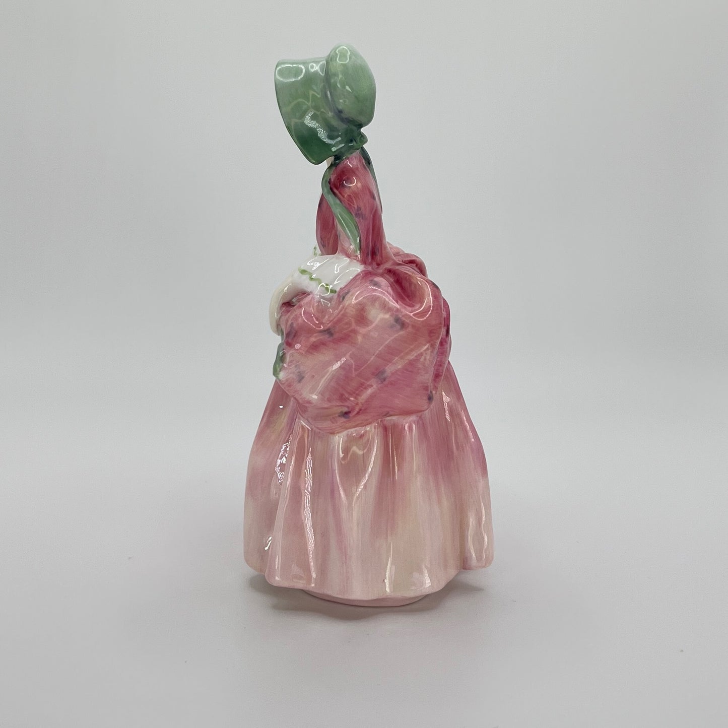 Royal Doulton "Bo Peep" HN 1811 – Hand-Painted Porcelain Figurine