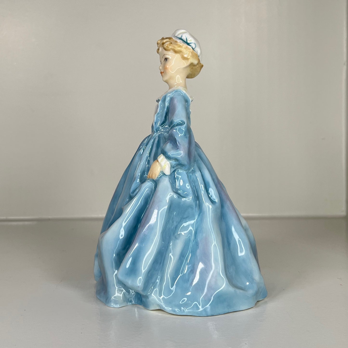 Royal Worcester "Grandmother's Dress" Figurine – Hand-Painted Porcelain