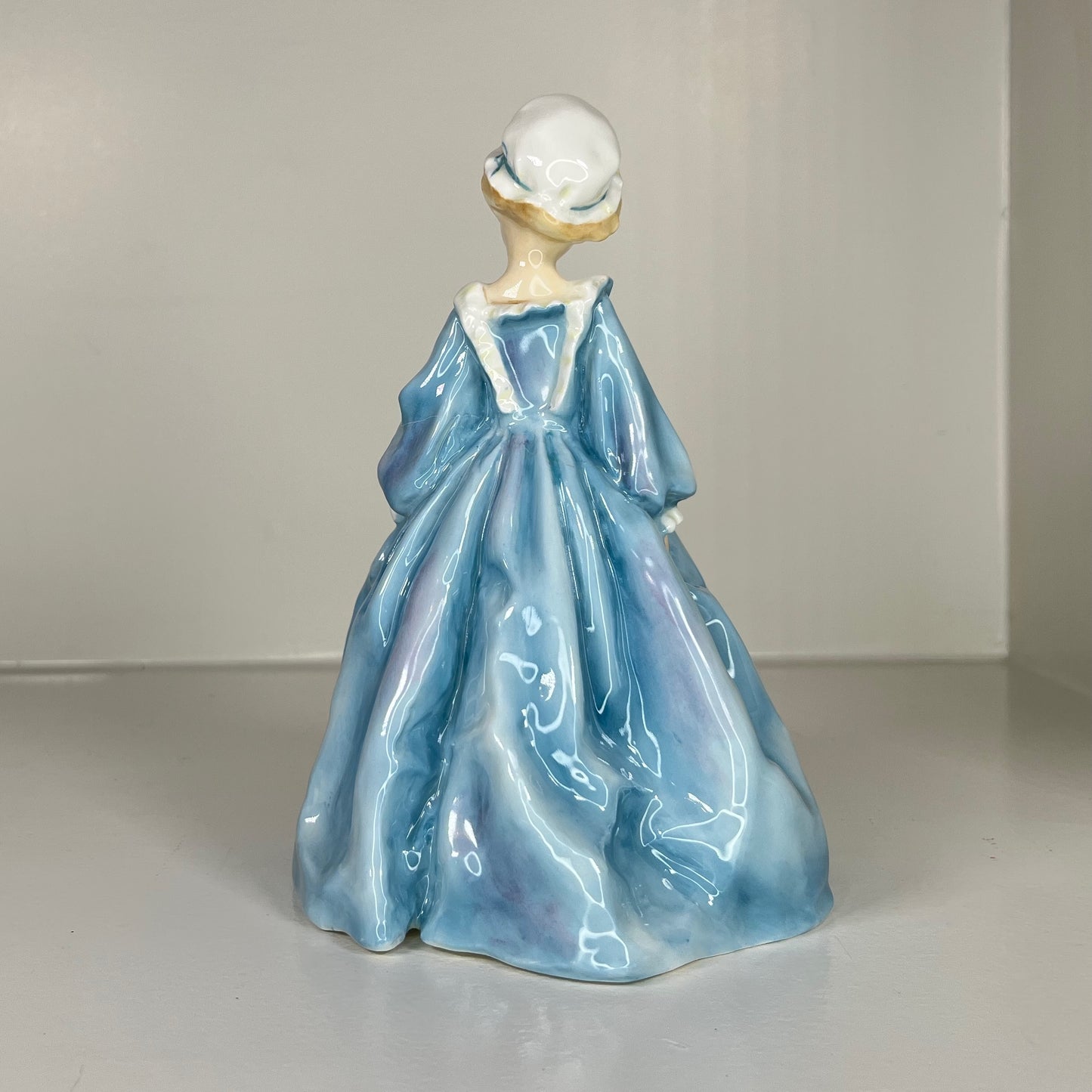 Royal Worcester "Grandmother's Dress" Figurine – Hand-Painted Porcelain