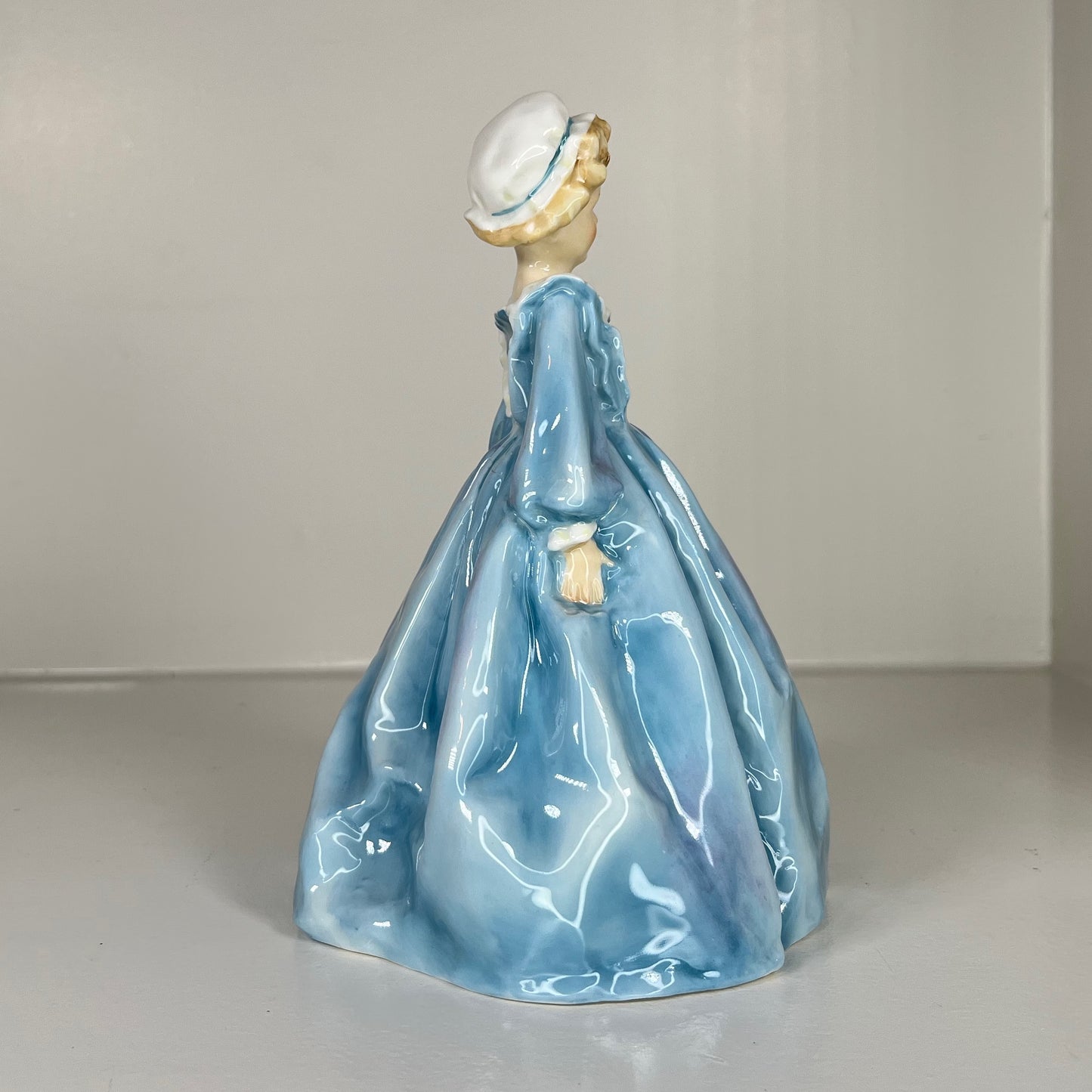 Royal Worcester "Grandmother's Dress" Figurine – Hand-Painted Porcelain