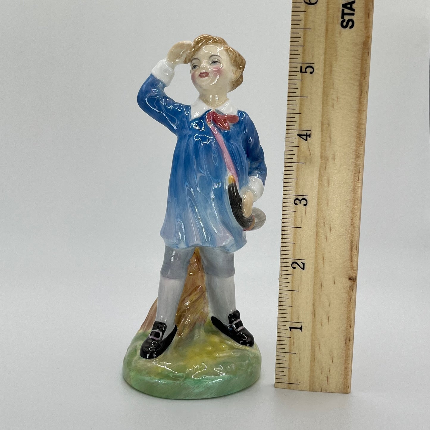 Royal Doulton "Little Boy Blue" HN 2062 – Vintage Hand-Painted Figurine