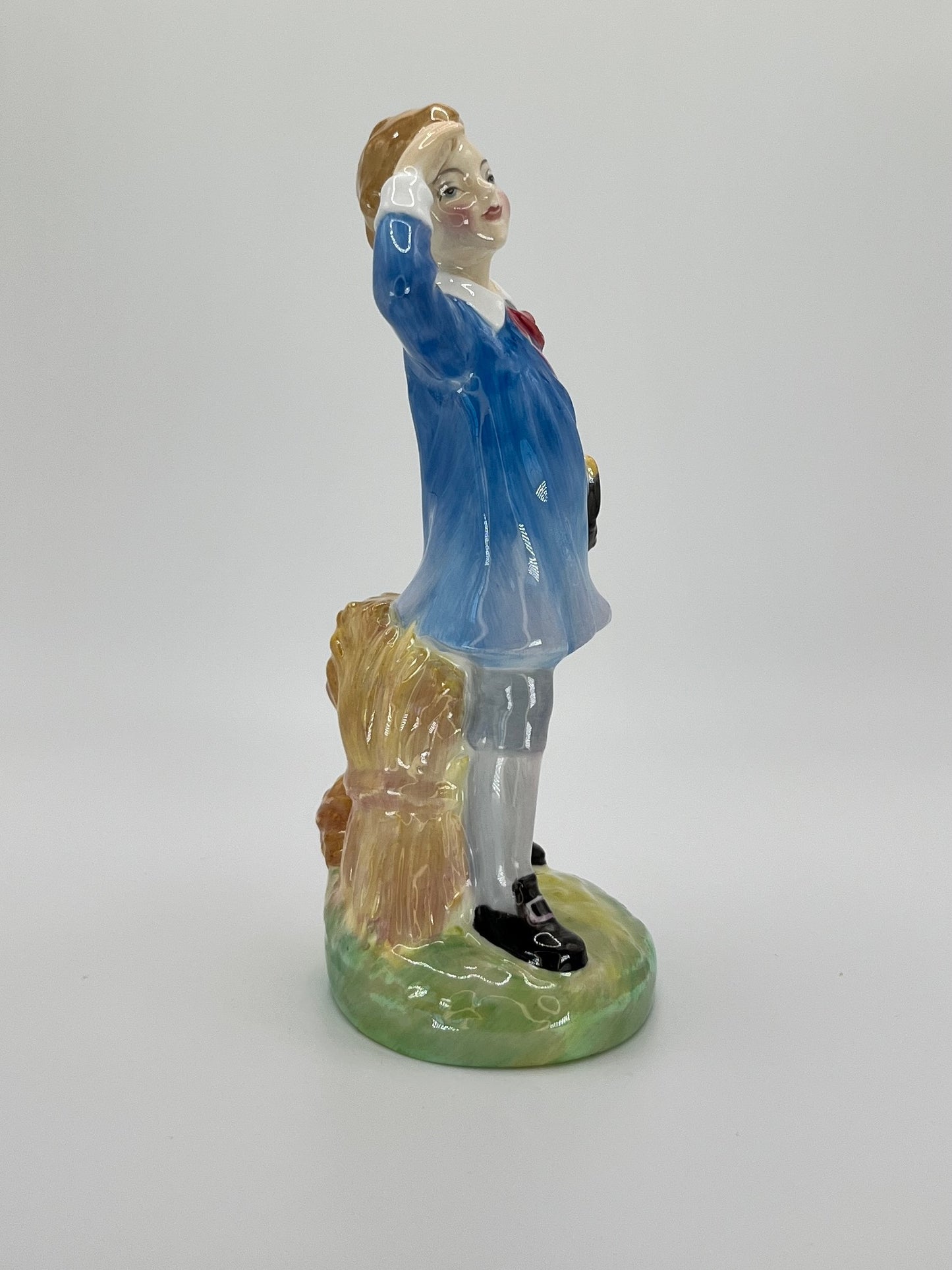 Royal Doulton "Little Boy Blue" HN 2062 – Vintage Hand-Painted Figurine