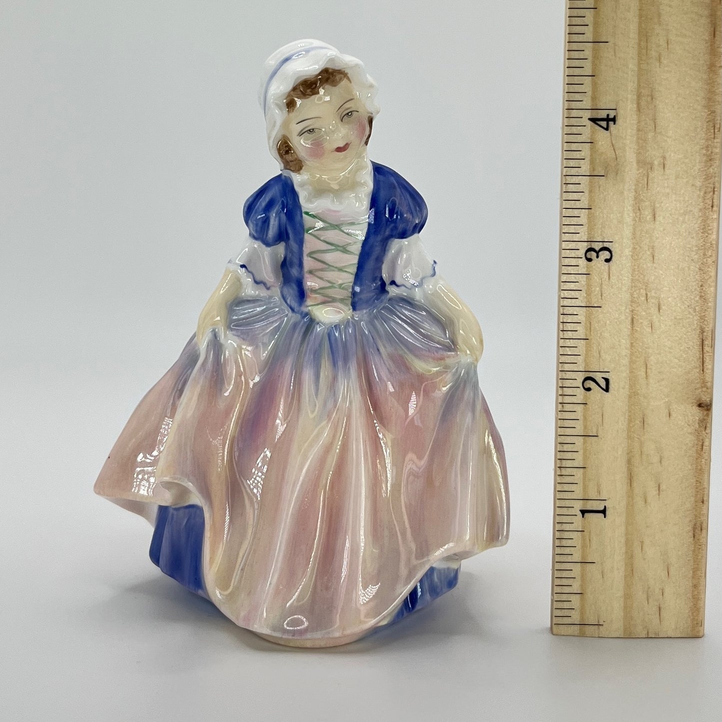 Royal Doulton "Dinky Do" HN 1678 – Vintage Hand-Painted Figurine