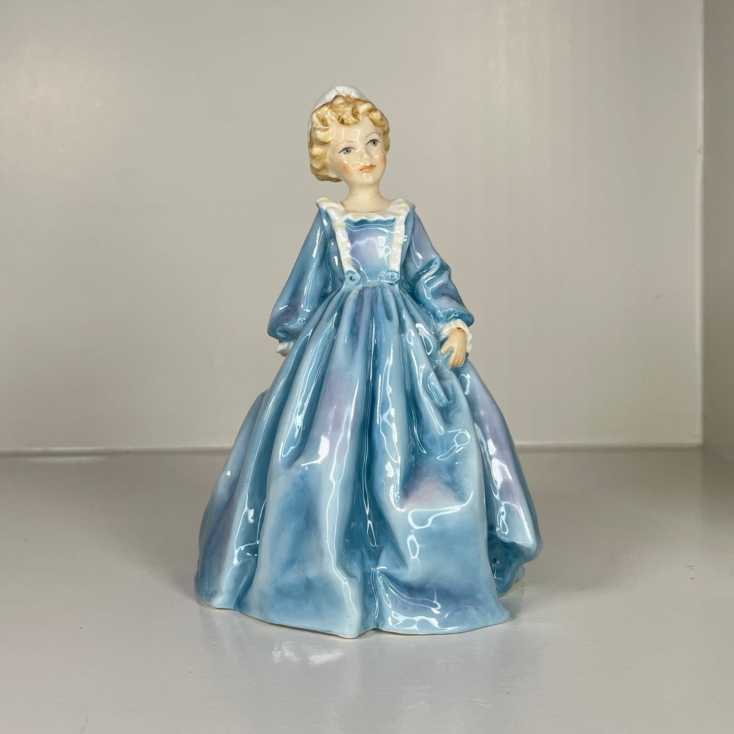 Royal Worcester "Grandmother's Dress" Figurine – Hand-Painted Porcelain