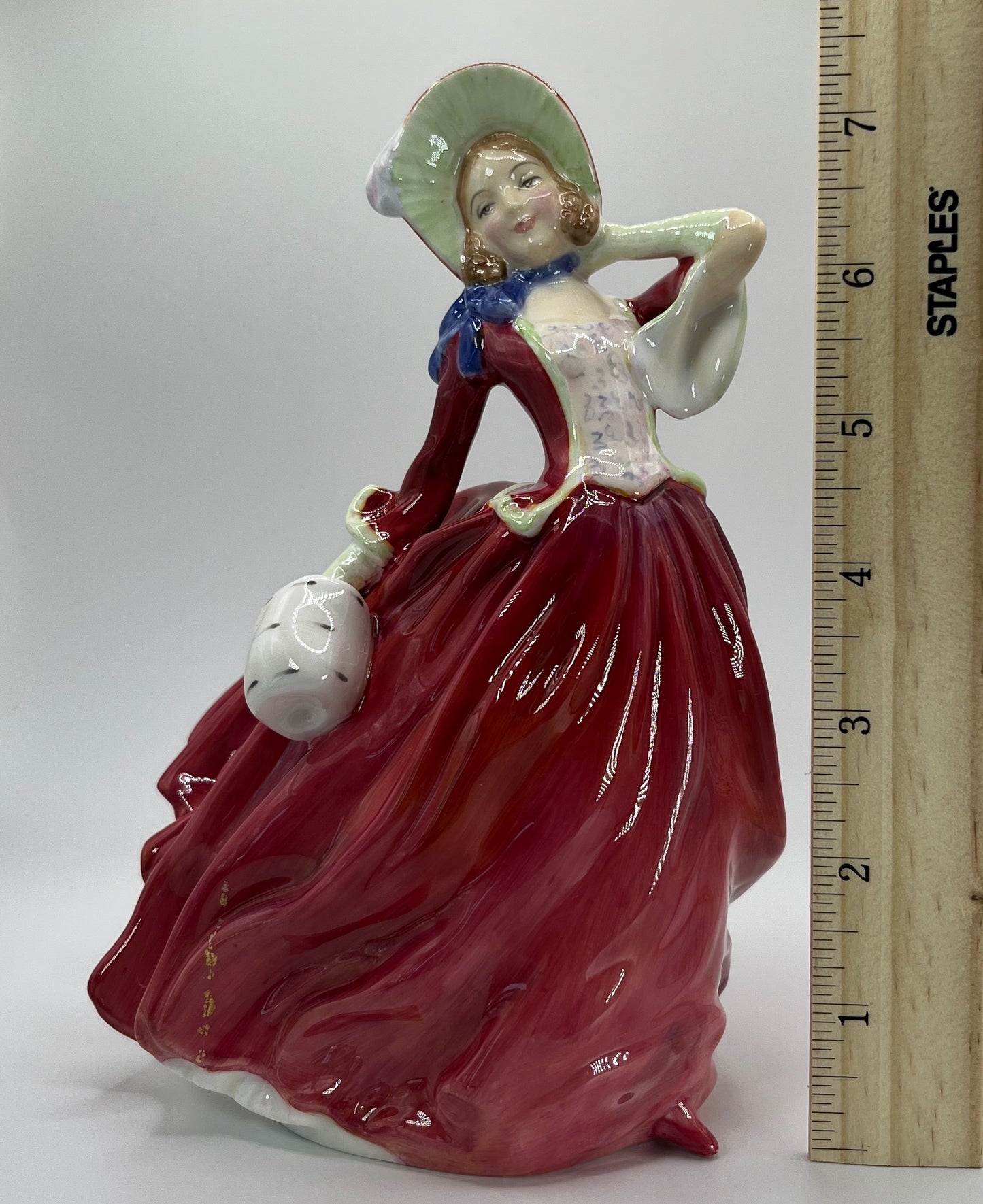 Royal Doulton Figurine "Autumn Breezes" HN 1934 (1939 Edition) – Hand-Painted Porcelain Collectible