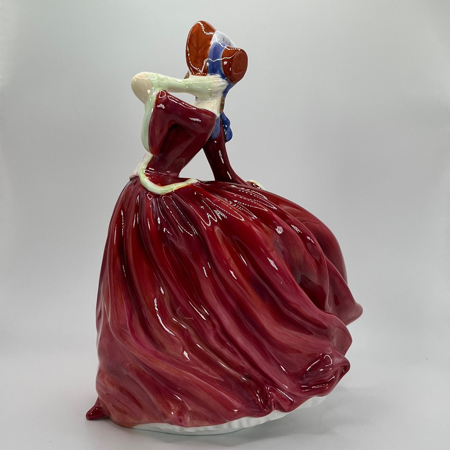 Royal Doulton Figurine "Autumn Breezes" HN 1934 (1939 Edition) – Hand-Painted Porcelain Collectible