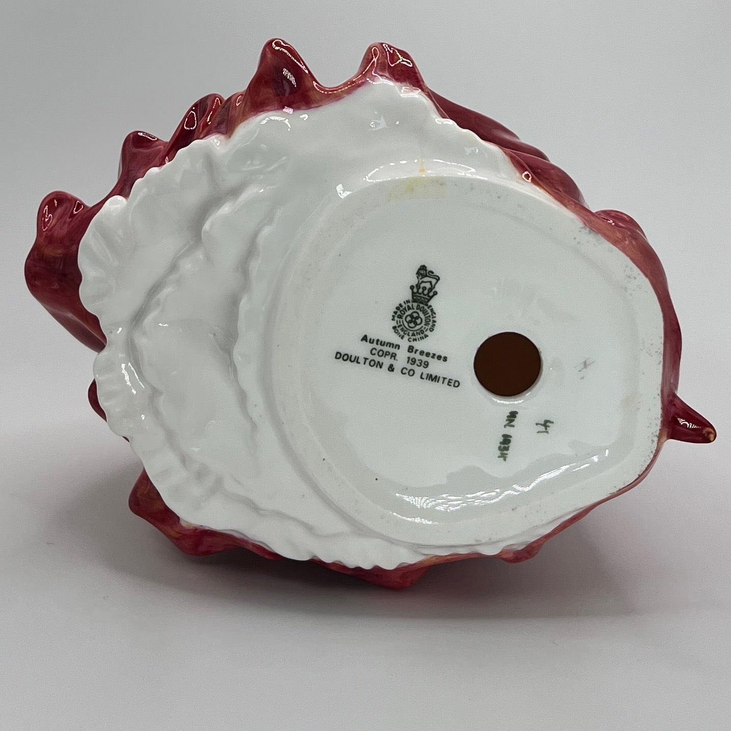 Royal Doulton Figurine "Autumn Breezes" HN 1934 (1939 Edition) – Hand-Painted Porcelain Collectible