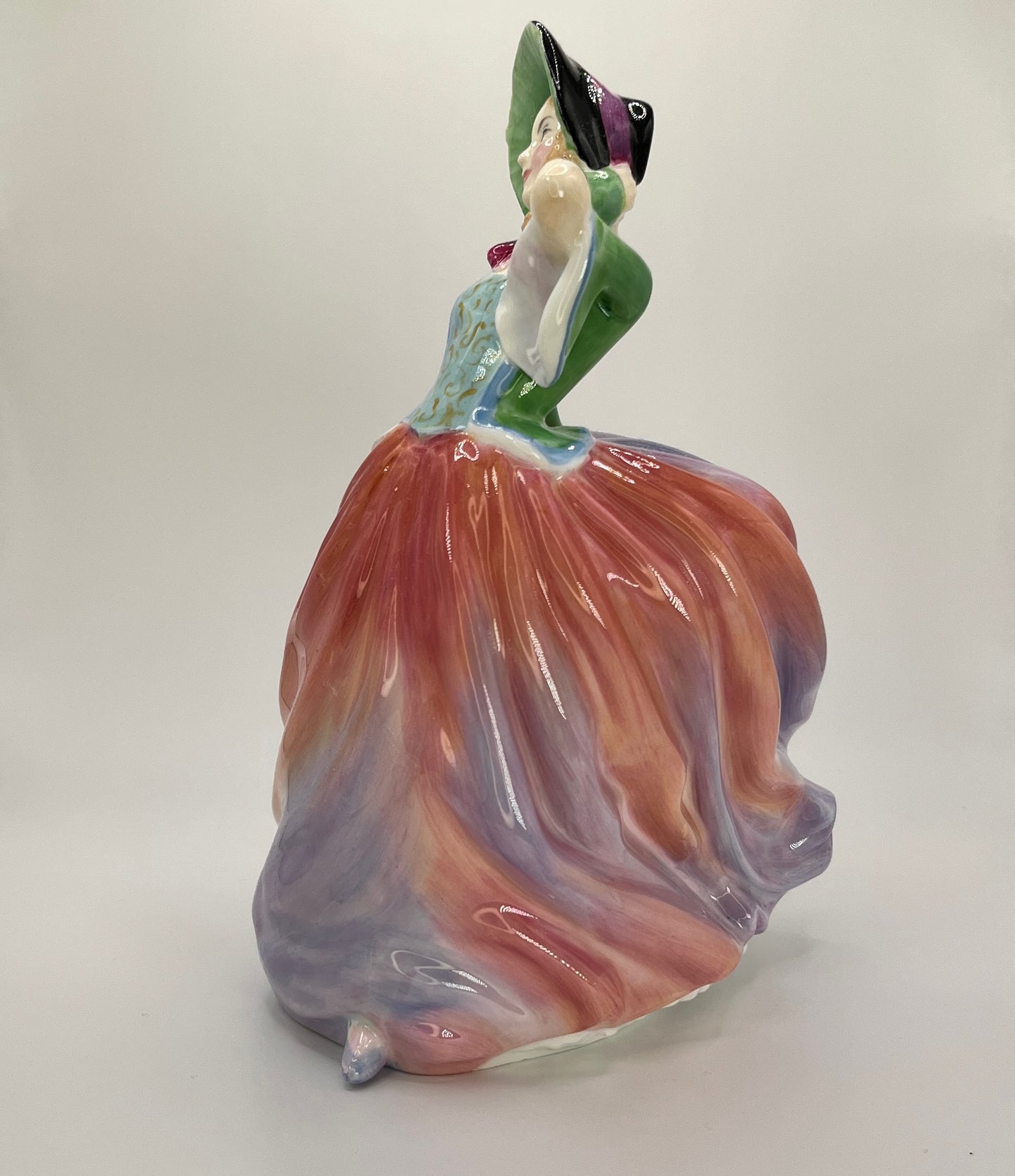 Royal Doulton Figurine "Autumn Breezes" HN 1911 – Hand-Painted Porcelain Collectible