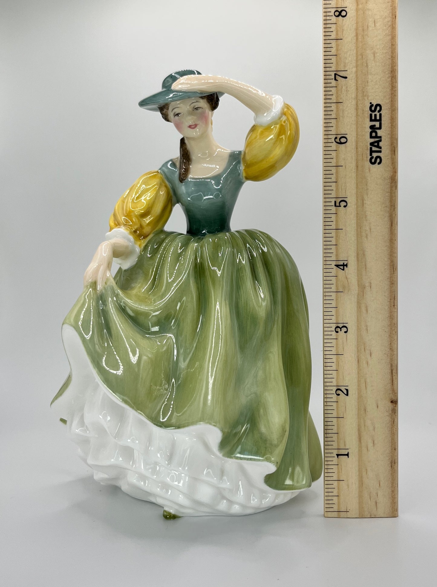 Royal Doulton Figurine "Buttercup" HN 2309 – Hand-Painted Porcelain Collectible