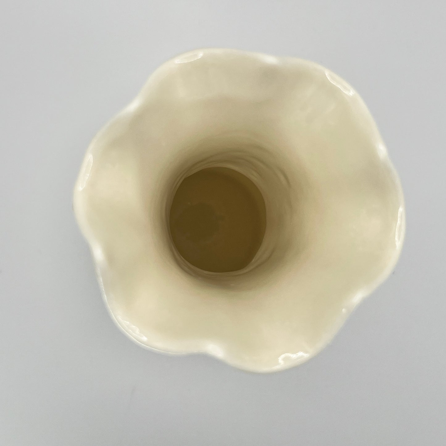 Belleek Shamrock Vase – Irish Porcelain with Celtic Embossing & Twin Handles (1965–1980)