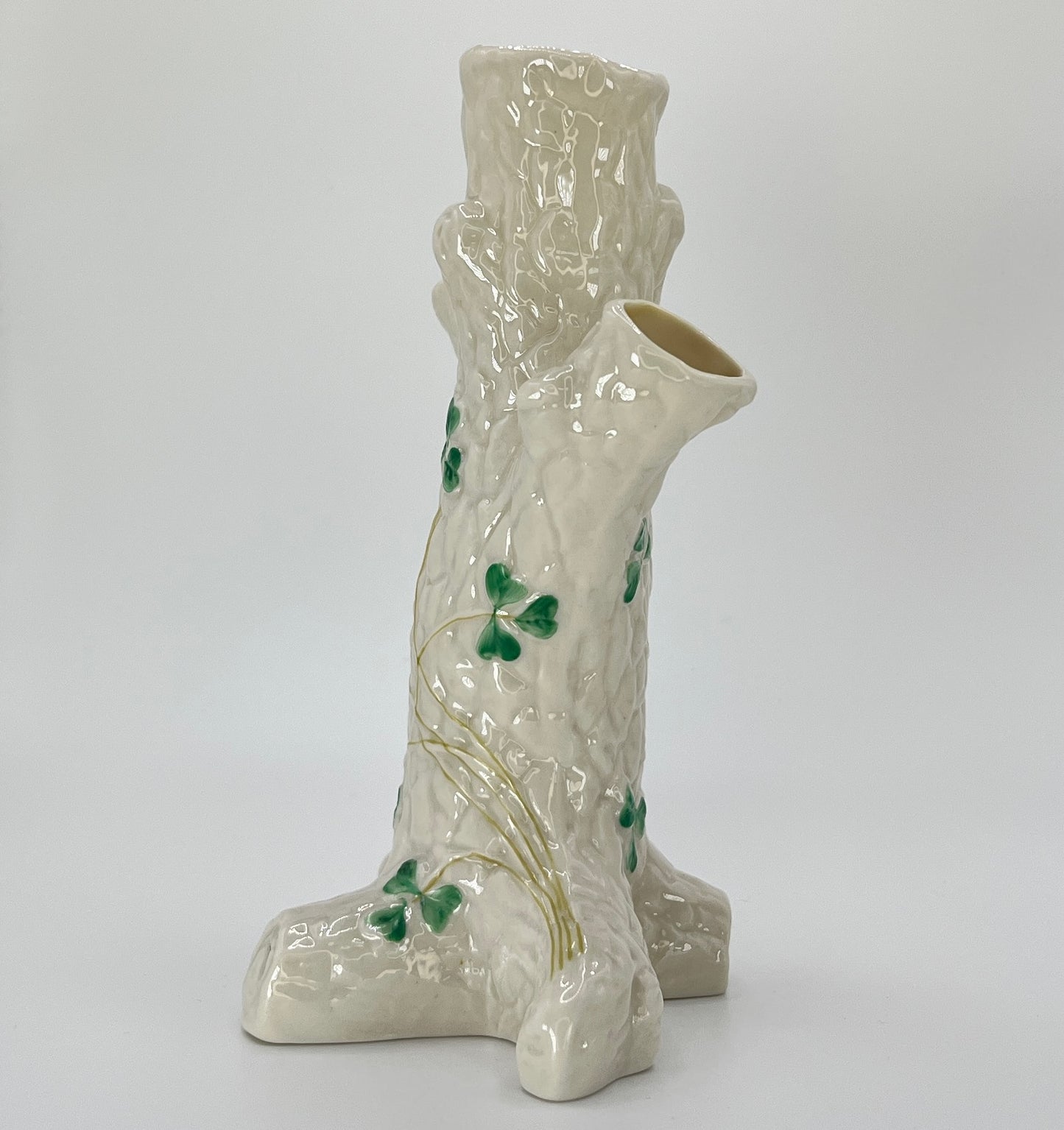 Belleek Tree Trunk Vase – Irish Parian Porcelain with Hand-Painted Shamrocks (6th Mark, 1965–1980)