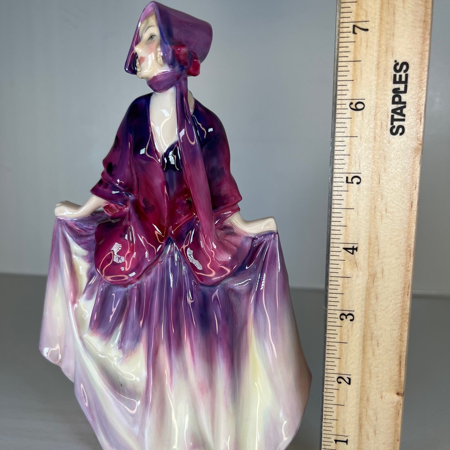 Royal Doulton "Sweet Anne" HN 1496 A.M. Figurine – Vintage Collectible (Hand-Painted)