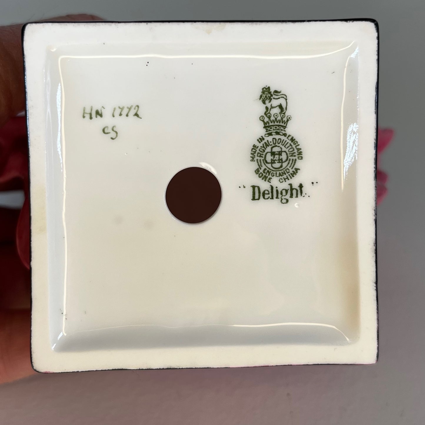 Royal Doulton "Delight" HN 1772 – Vintage Hand-Painted Figurine