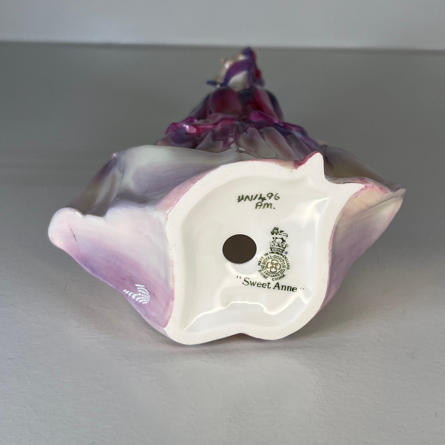 Royal Doulton "Sweet Anne" HN 1496 A.M. Figurine – Vintage Collectible (Hand-Painted)