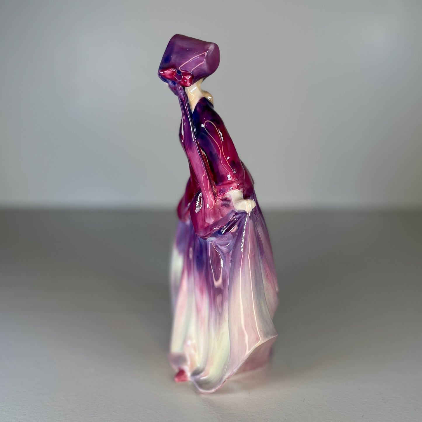 Royal Doulton "Sweet Anne" HN 1496 A.M. Figurine – Vintage Collectible (Hand-Painted)
