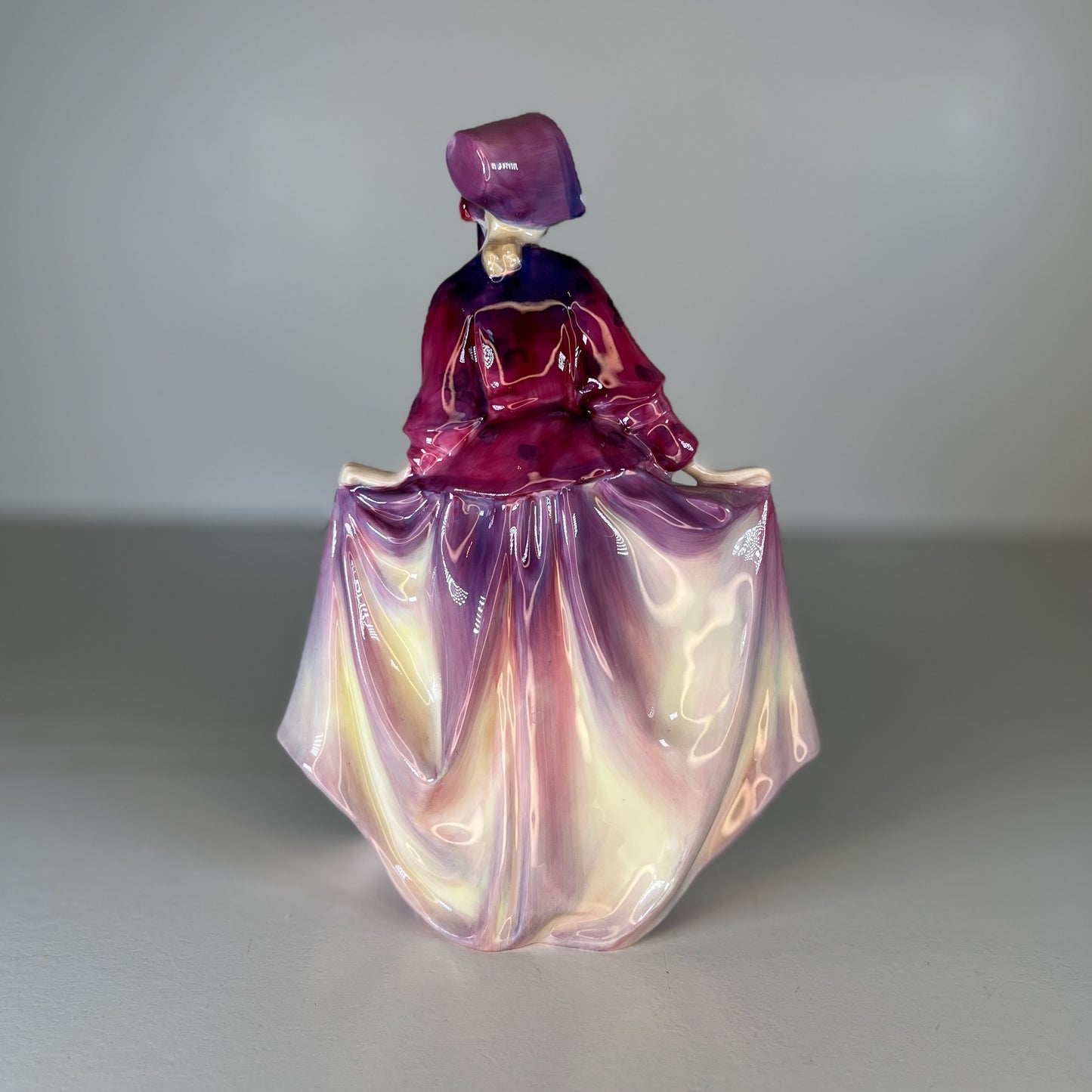 Royal Doulton "Sweet Anne" HN 1496 A.M. Figurine – Vintage Collectible (Hand-Painted)