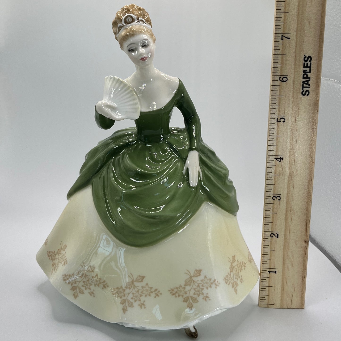 Royal Doulton Figurine "Soiree" HN 2312 – Hand-Painted Porcelain Collectible