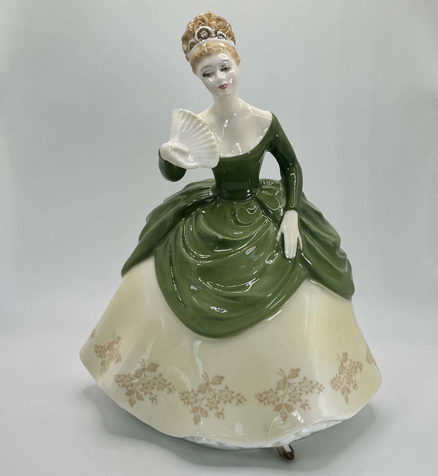 Royal Doulton Figurine "Soiree" HN 2312 – Hand-Painted Porcelain Collectible