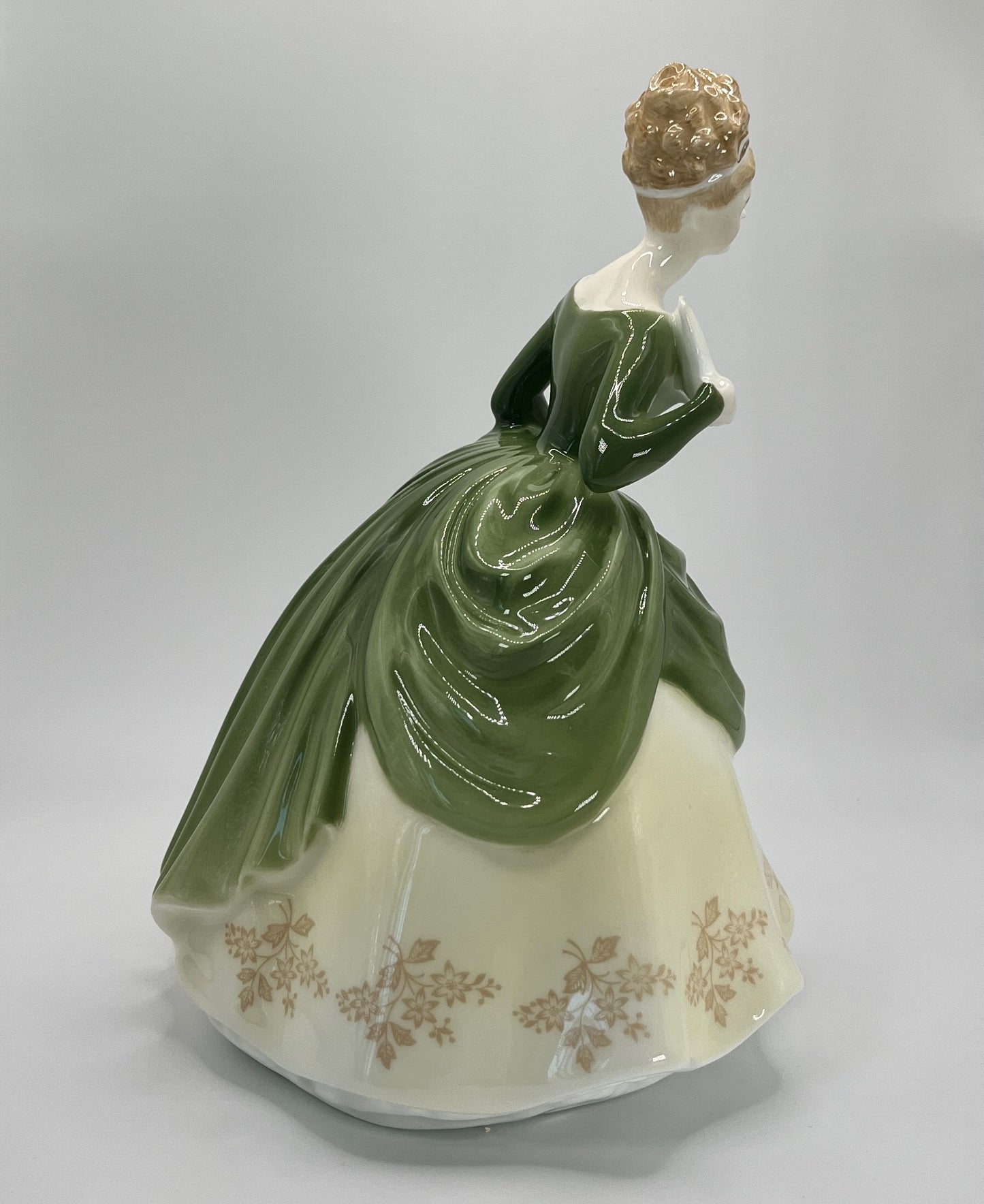 Royal Doulton Figurine "Soiree" HN 2312 – Hand-Painted Porcelain Collectible