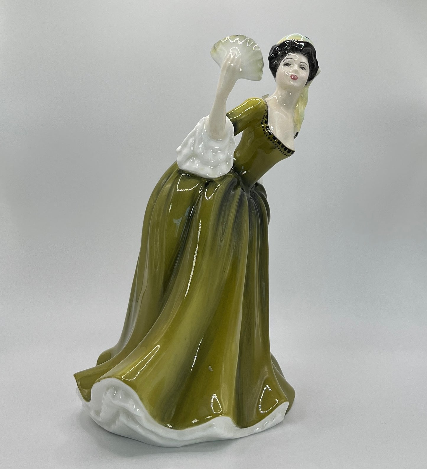 Royal Doulton Figurine "Simone" HN 2378 – Hand-Painted Porcelain Collectible