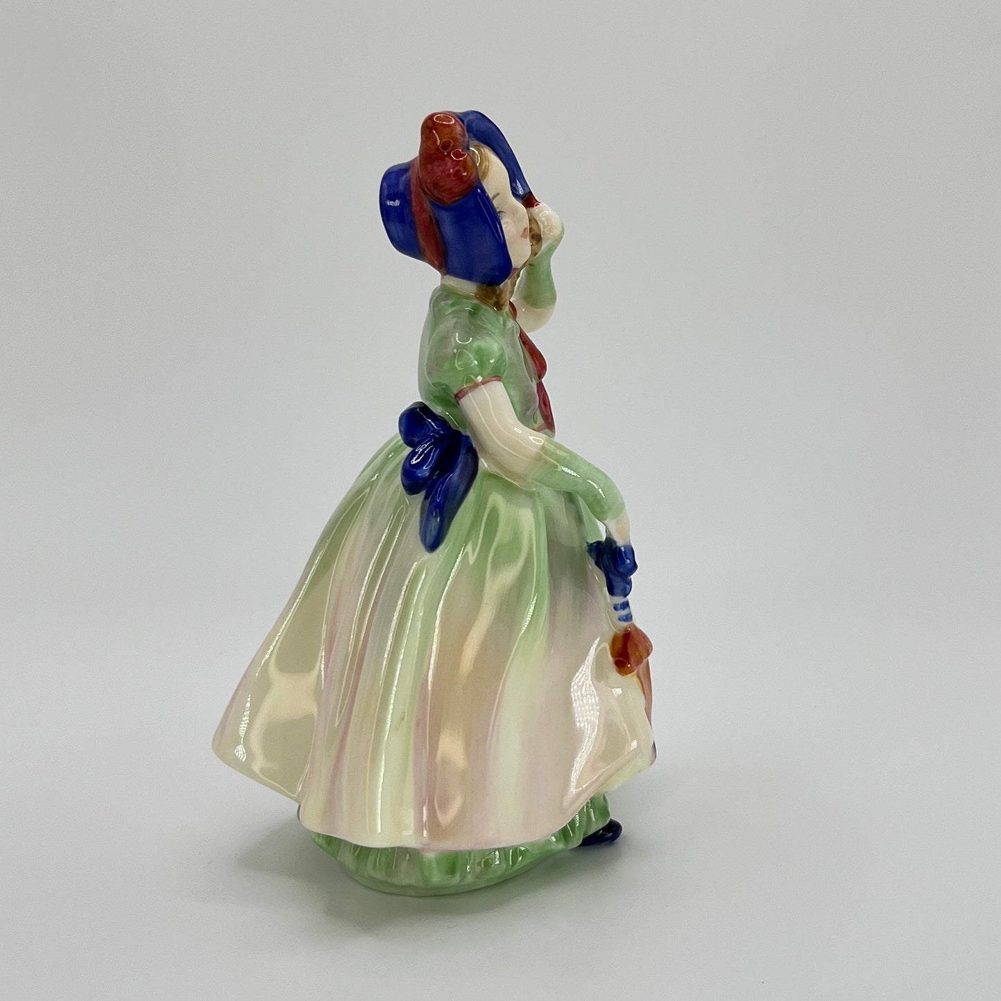 Royal Doulton Figurine "Babie" HN 1679 – Hand-Painted Porcelain Collectible