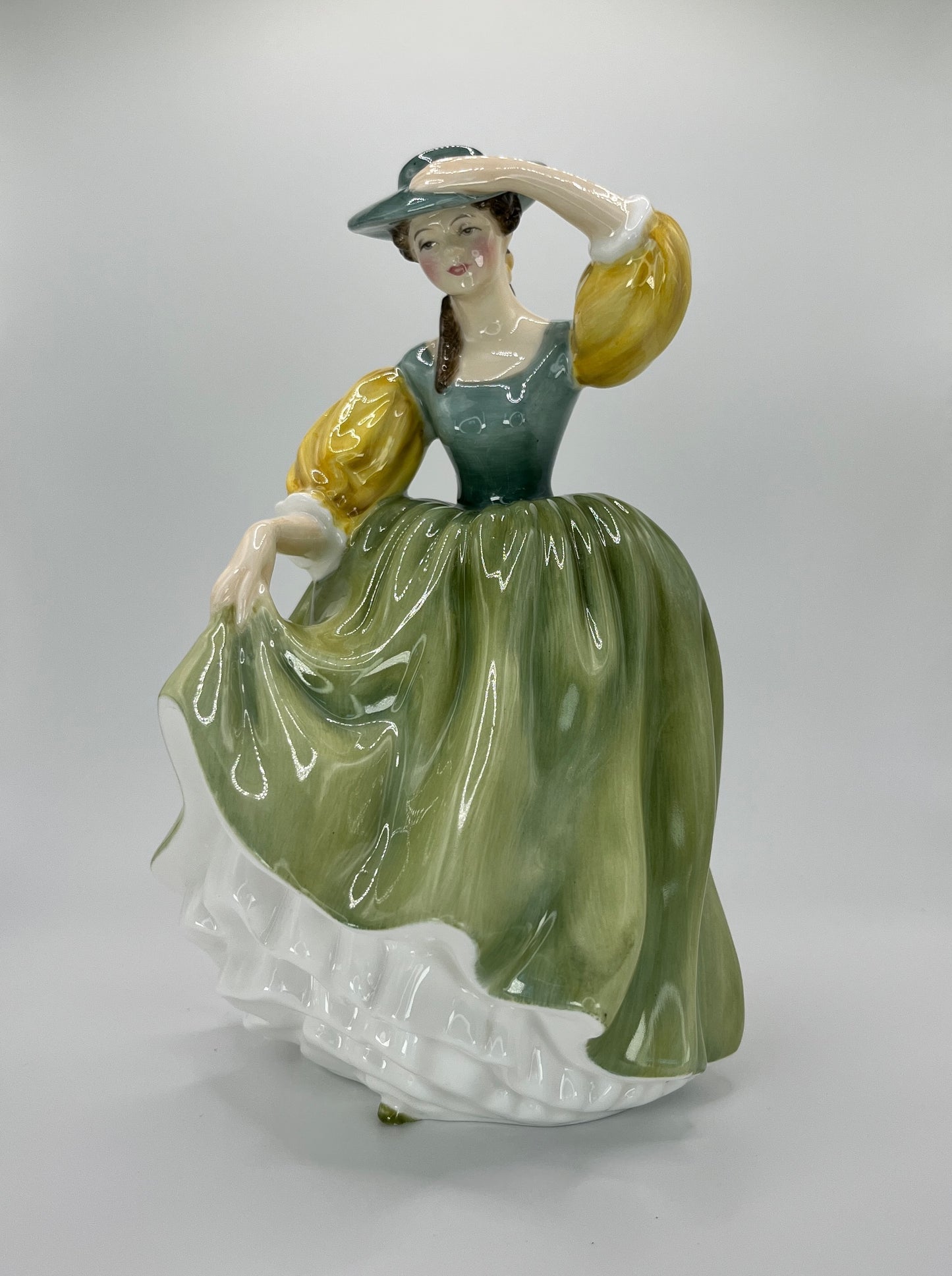 Royal Doulton Figurine "Buttercup" HN 2309 – Hand-Painted Porcelain Collectible