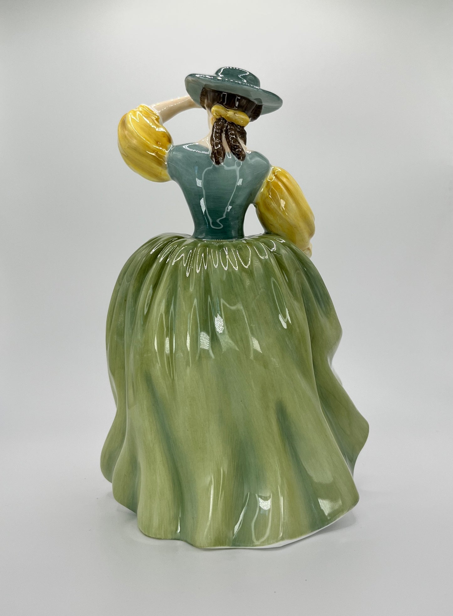 Royal Doulton Figurine "Buttercup" HN 2309 – Hand-Painted Porcelain Collectible