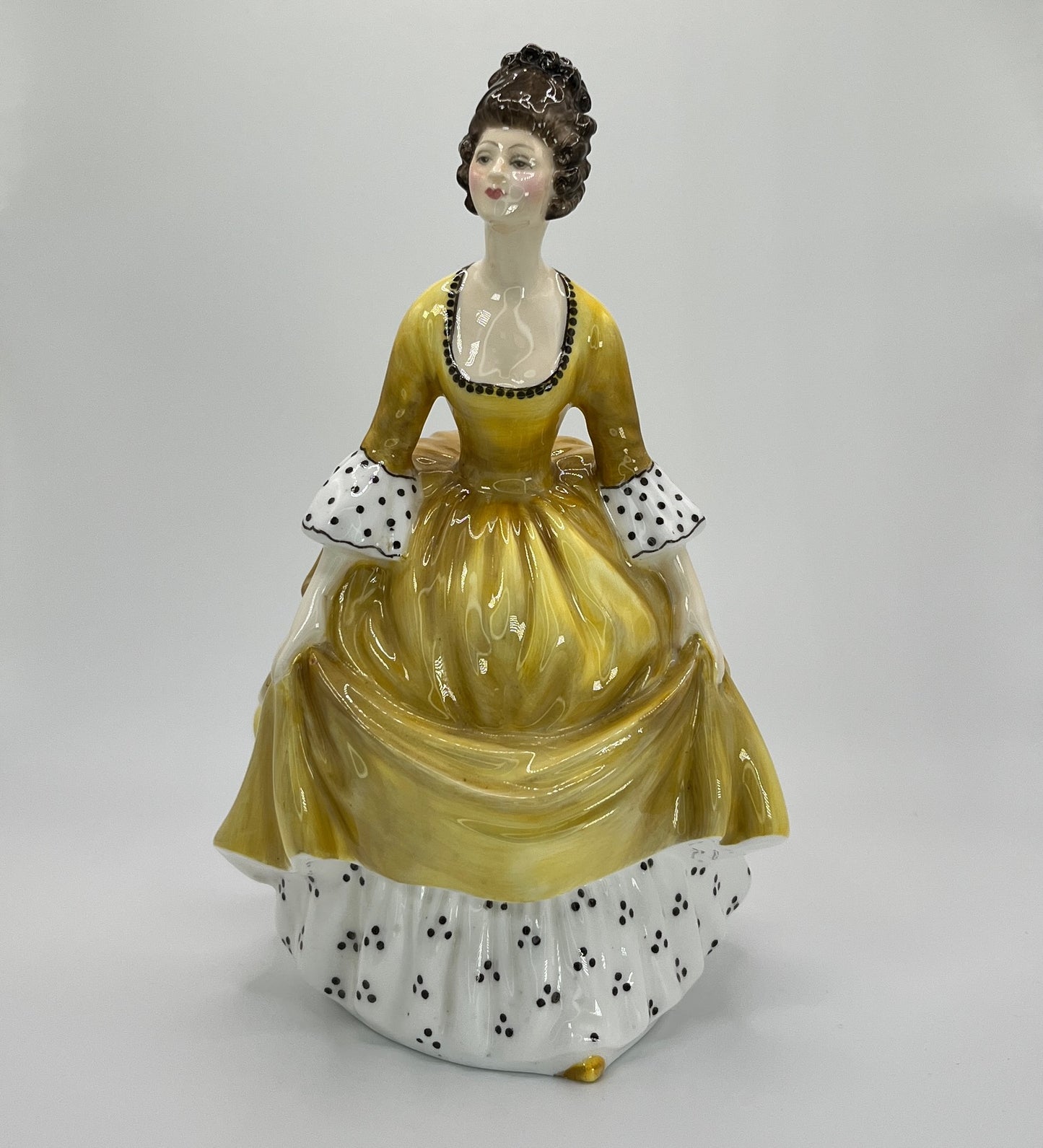 Royal Doulton Figurine "Coralie" HN 2307 – Hand-Painted Porcelain Collectible