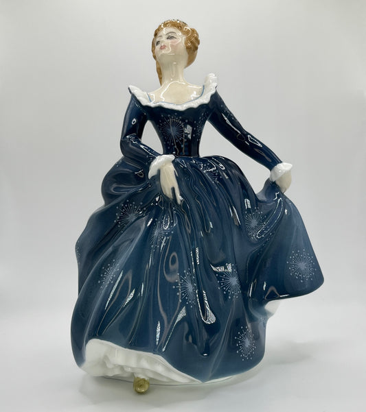 Royal Doulton Figurine "Fragrance" HN 2334 – Hand-Painted Porcelain Collectible